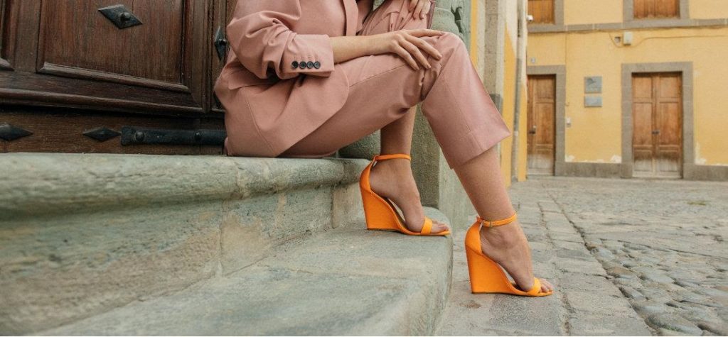 oranžové sandále, sandále na klinovom opätku