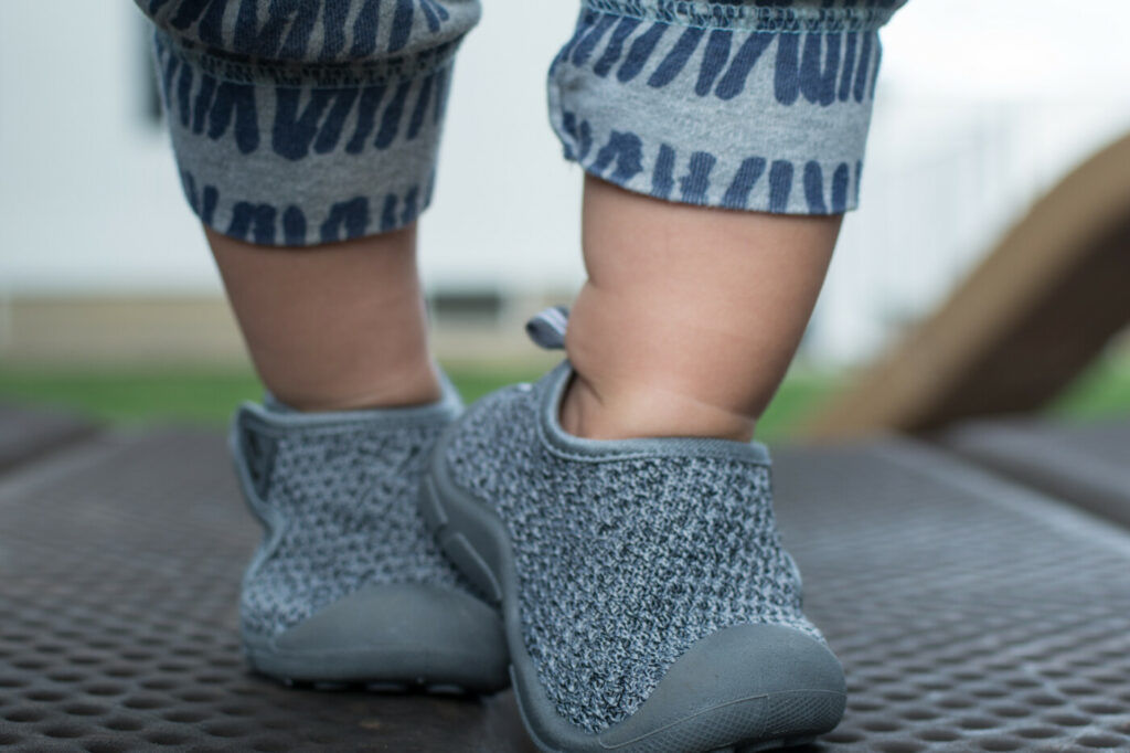 letná obuv pre deti: tenisky so sieťovaným zvrškom