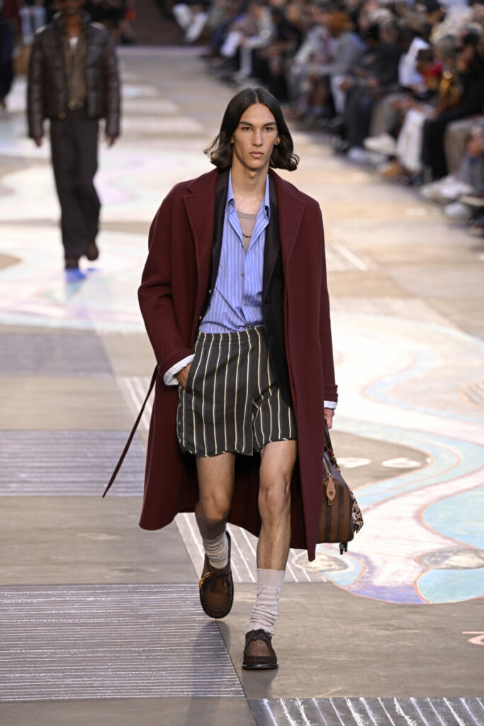 Módne pánske topánky na jar a leto 2026: kožené šnurovacie derby 