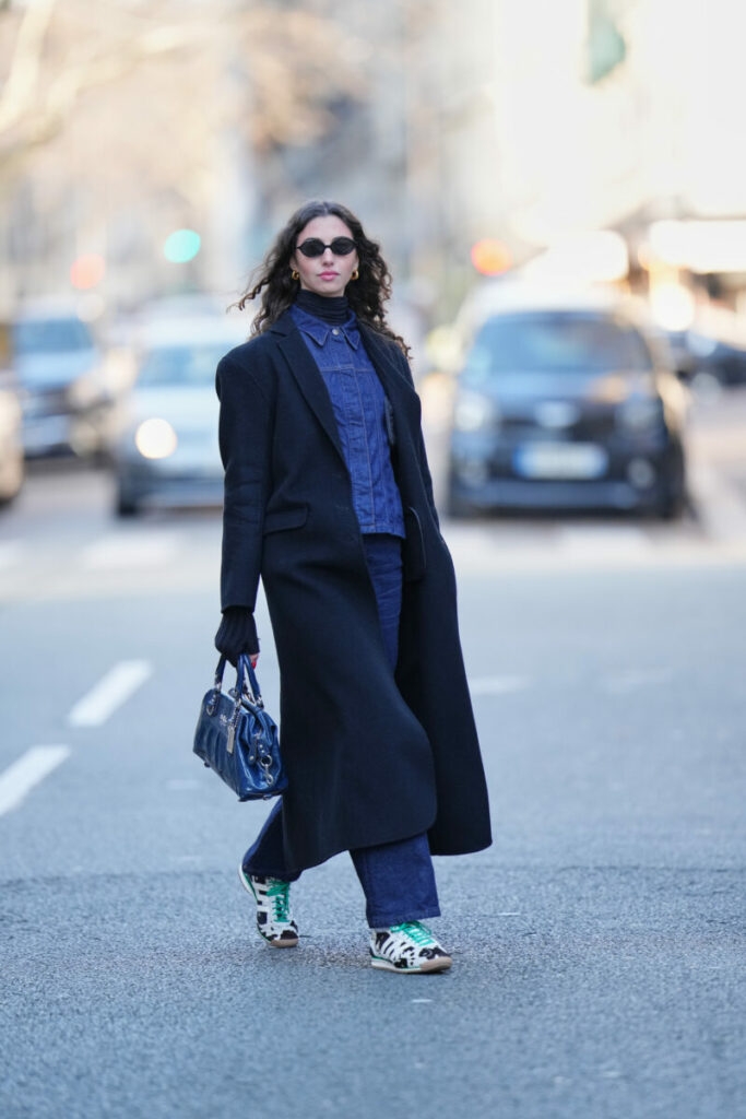 Tenisky s kravskou potlačou – odvážny vzor medzi módnymi teniskami roku 2026